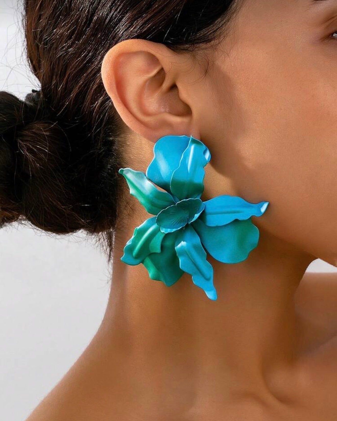 Sweet Escape Earrings - White