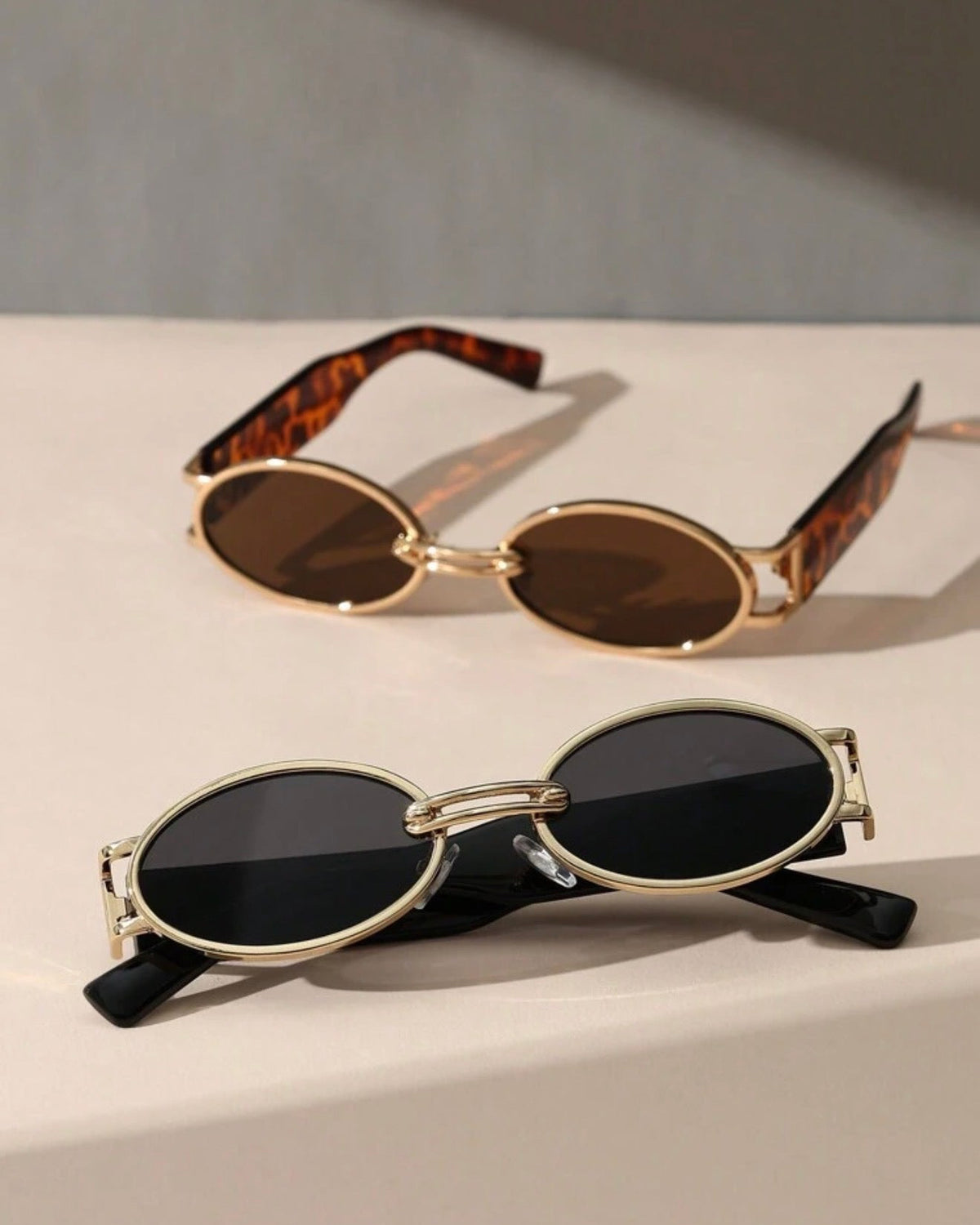 Vintage Frame Sunglasses- Black