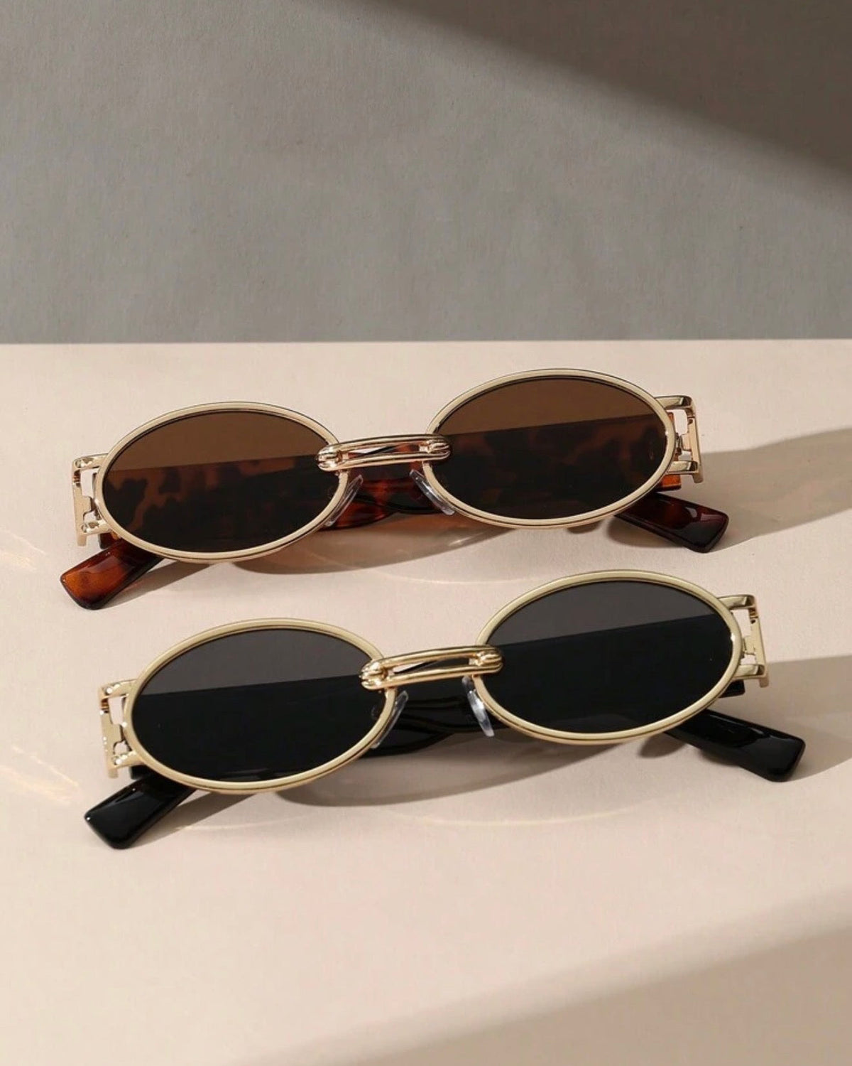 Vintage Frame Sunglasses- Black
