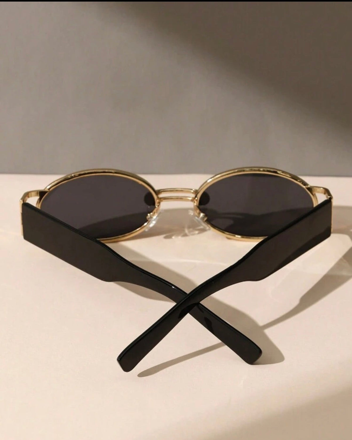 Vintage Frame Sunglasses- Black