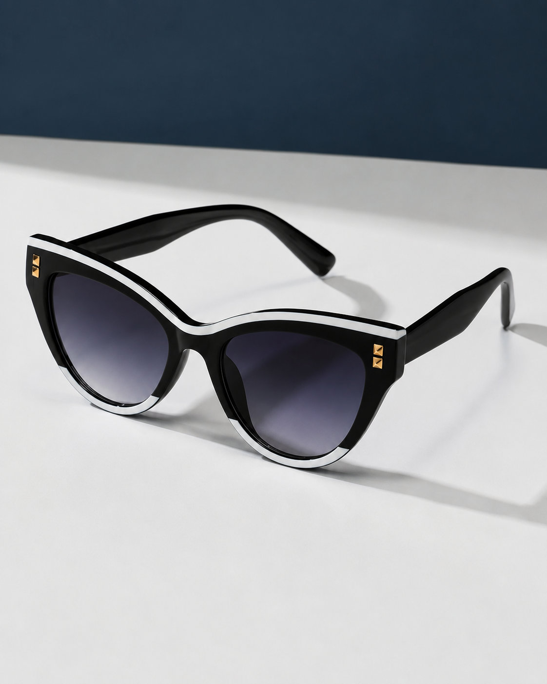 Classic Cat Eye Sunglasses - Black